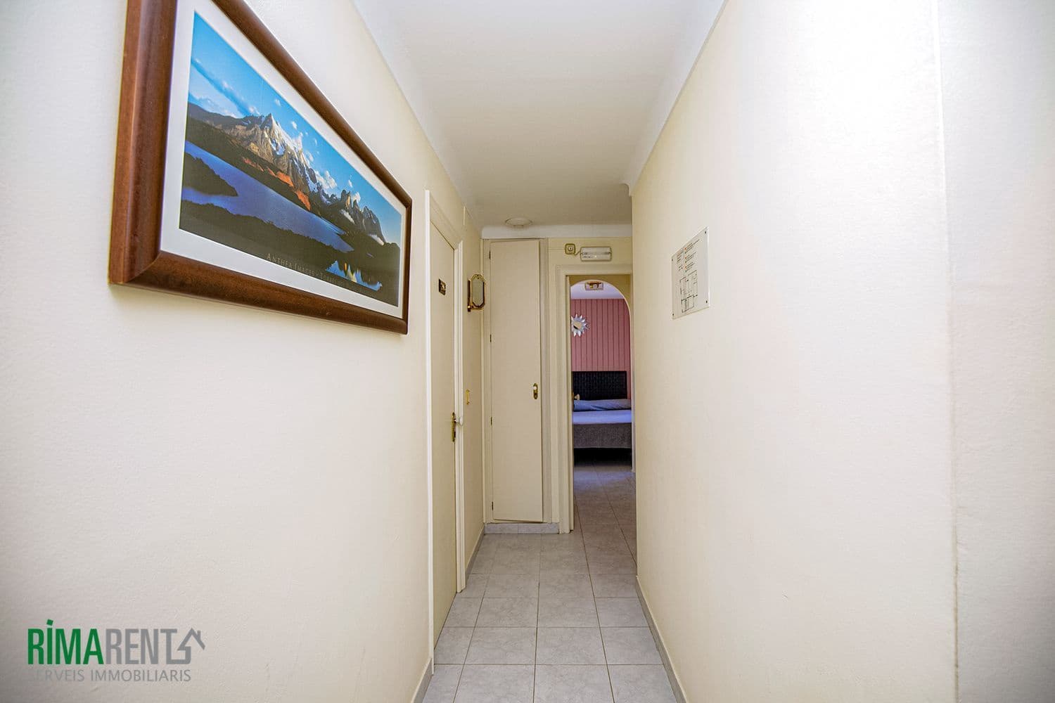 Hotel for sale in Empuriabrava - € 690,000 (Ref: 9483970)