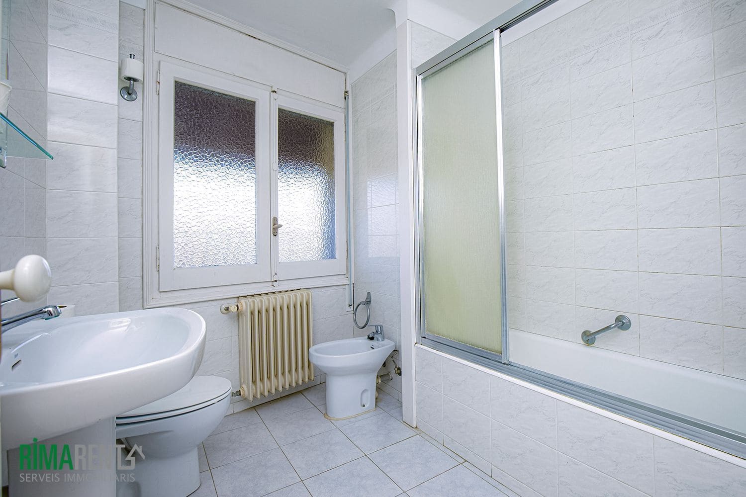 Hotel for sale in Empuriabrava - € 690,000 (Ref: 9483970)