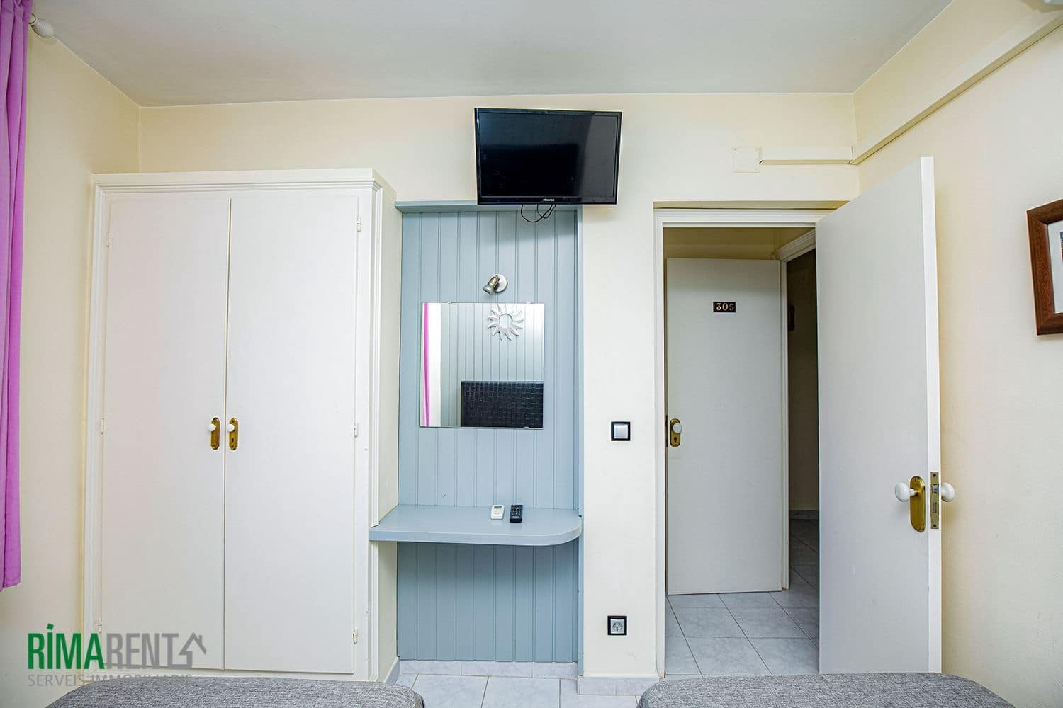 Hotel for sale in Empuriabrava - € 690,000 (Ref: 9483970)