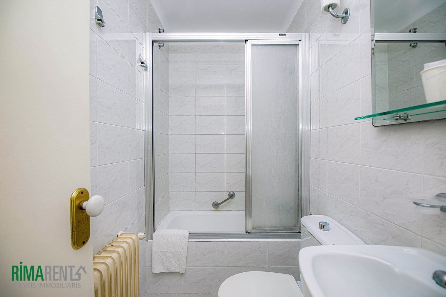 Hotel for sale in Empuriabrava - € 690,000 (Ref: 9483970)