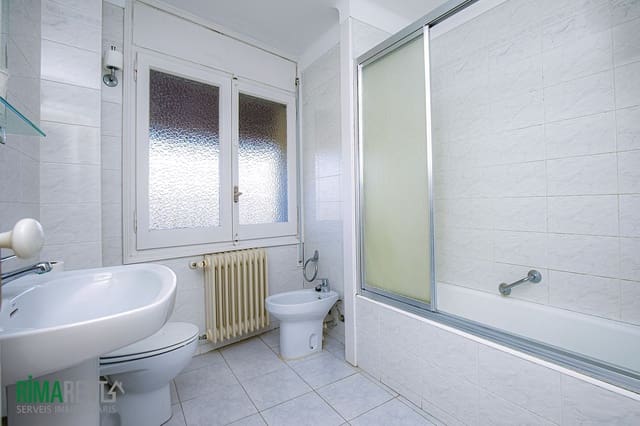 Hotel en Empuriabrava, Castelló d'Empúries en venta - 690.000 € (Ref: 9483970)