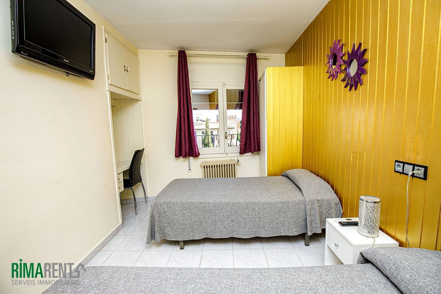 Hotel for sale in Empuriabrava - € 690,000 (Ref: 9483970)