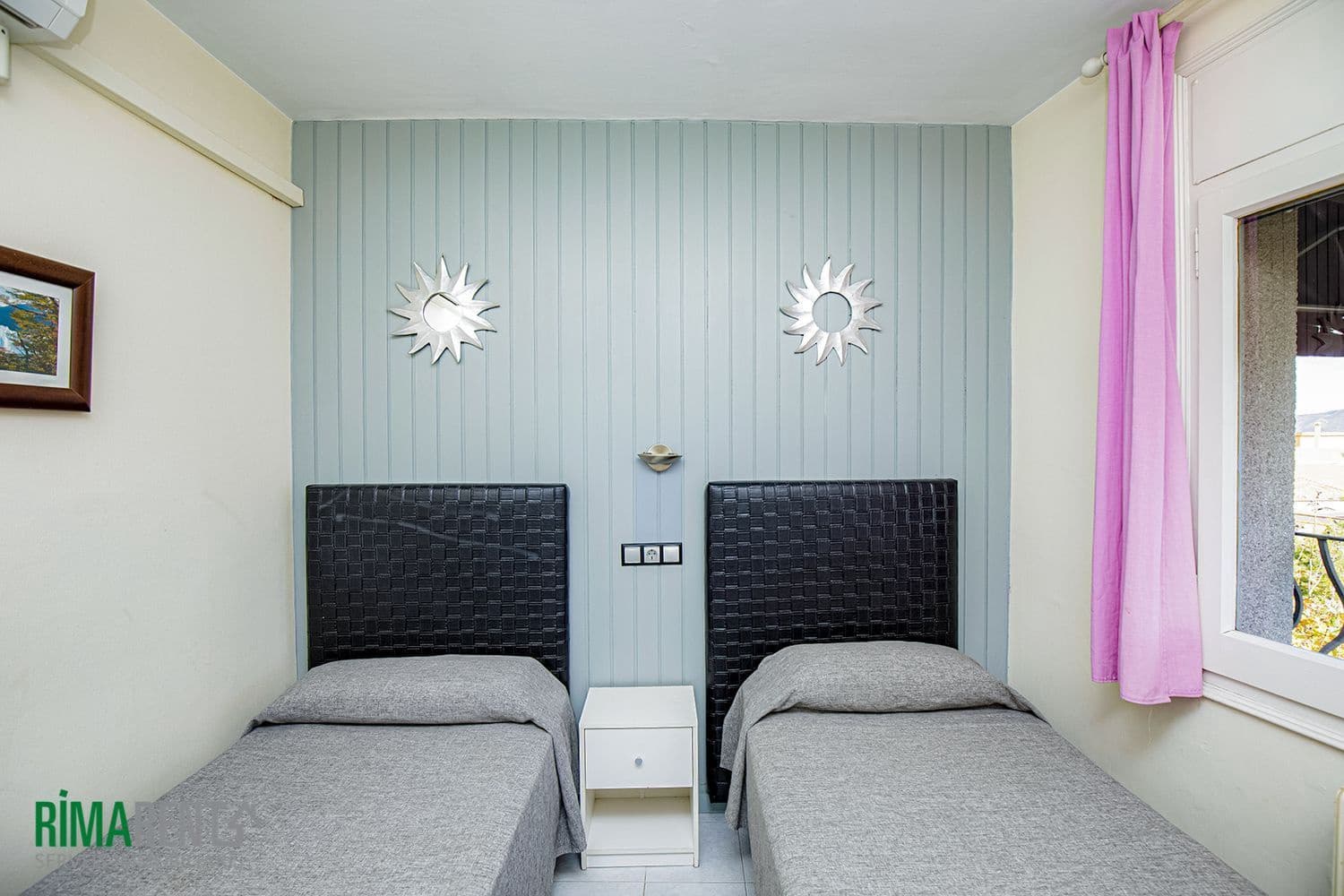 Hotel for sale in Empuriabrava - € 690,000 (Ref: 9483970)