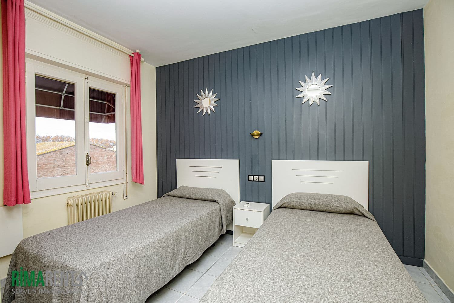 Hotel for sale in Empuriabrava - € 690,000 (Ref: 9483970)