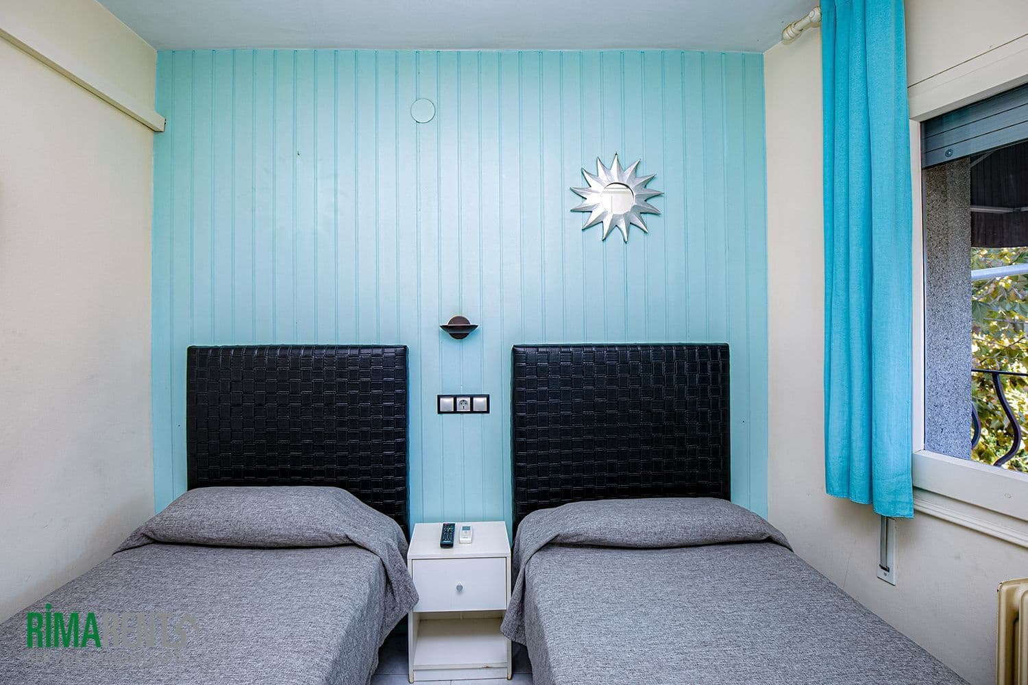 Hotel for sale in Empuriabrava - € 690,000 (Ref: 9483970)