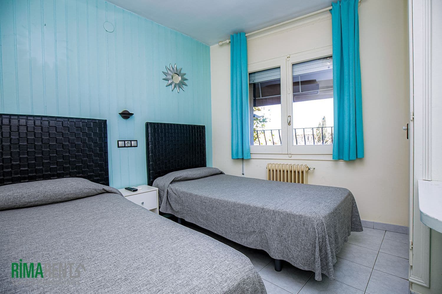 Hotel for sale in Empuriabrava - € 690,000 (Ref: 9483970)