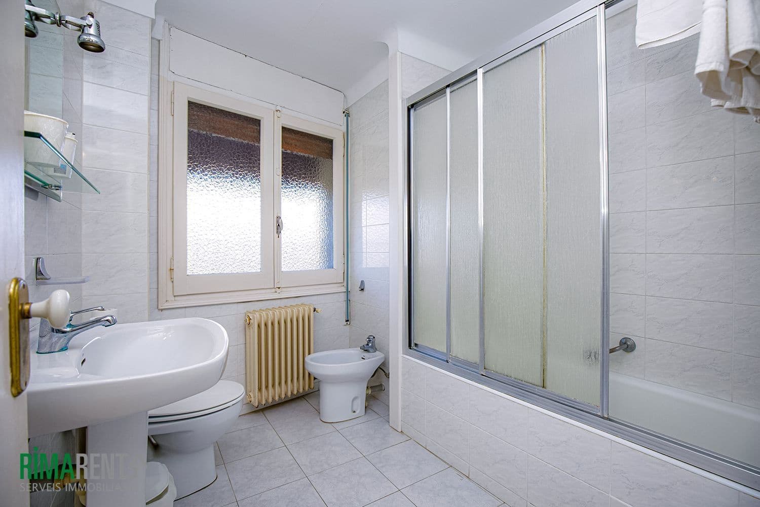 Hotel for sale in Empuriabrava - € 690,000 (Ref: 9483970)