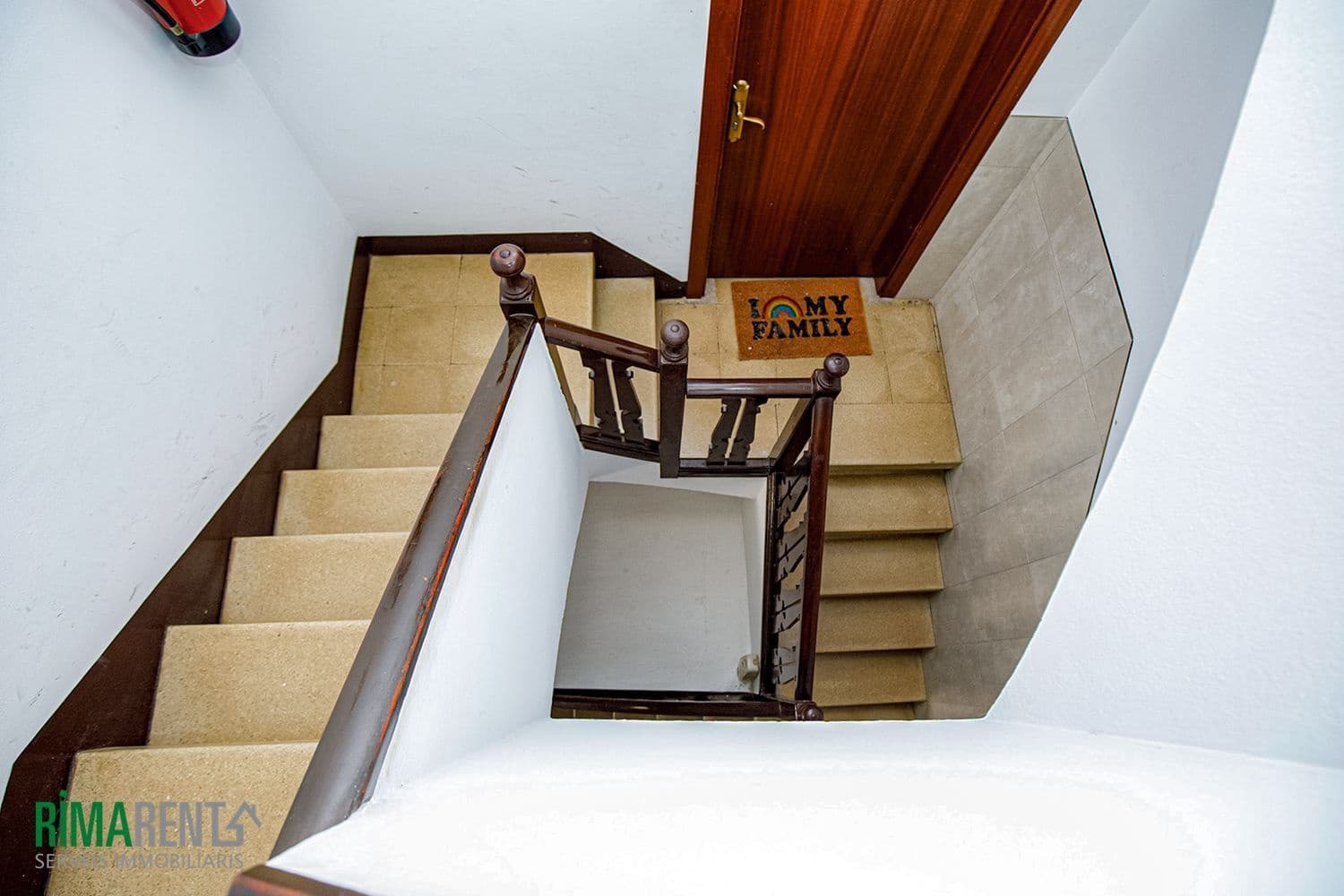 Hotel for sale in Empuriabrava - € 690,000 (Ref: 9483970)