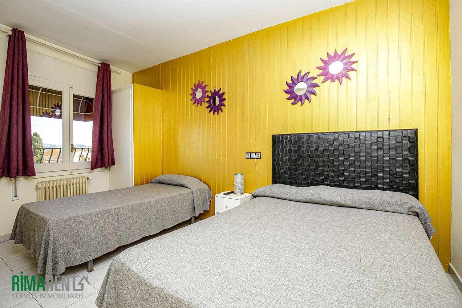 Hotel for sale in Empuriabrava - € 690,000 (Ref: 9483970)