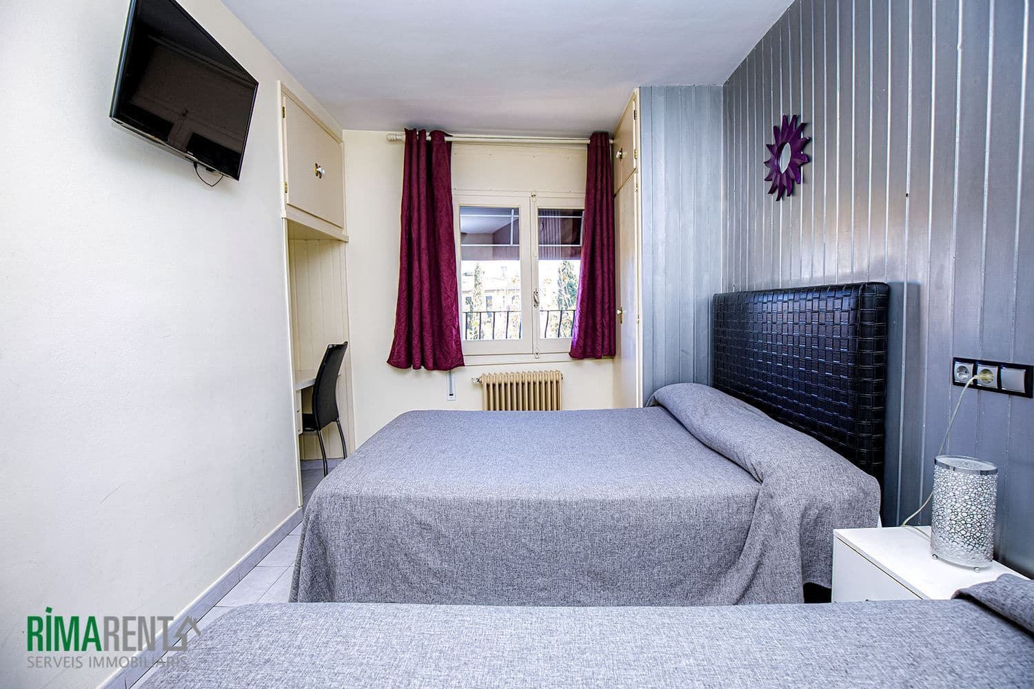 Hotel for sale in Empuriabrava - € 690,000 (Ref: 9483970)