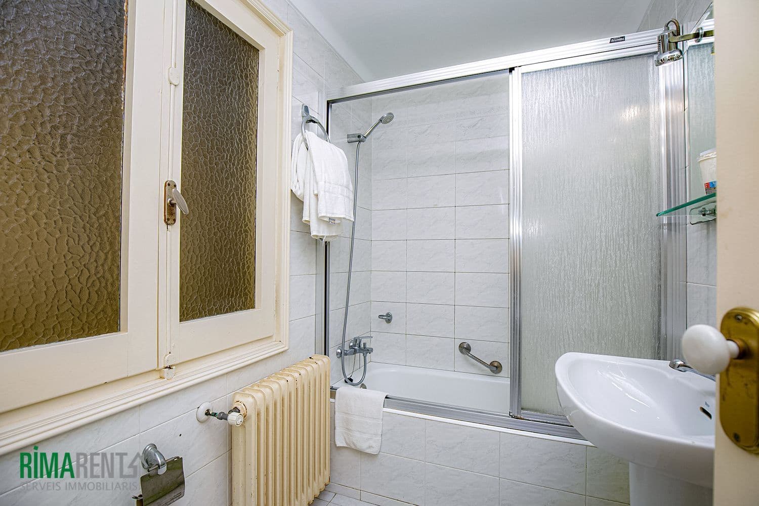 Hotel for sale in Empuriabrava - € 690,000 (Ref: 9483970)