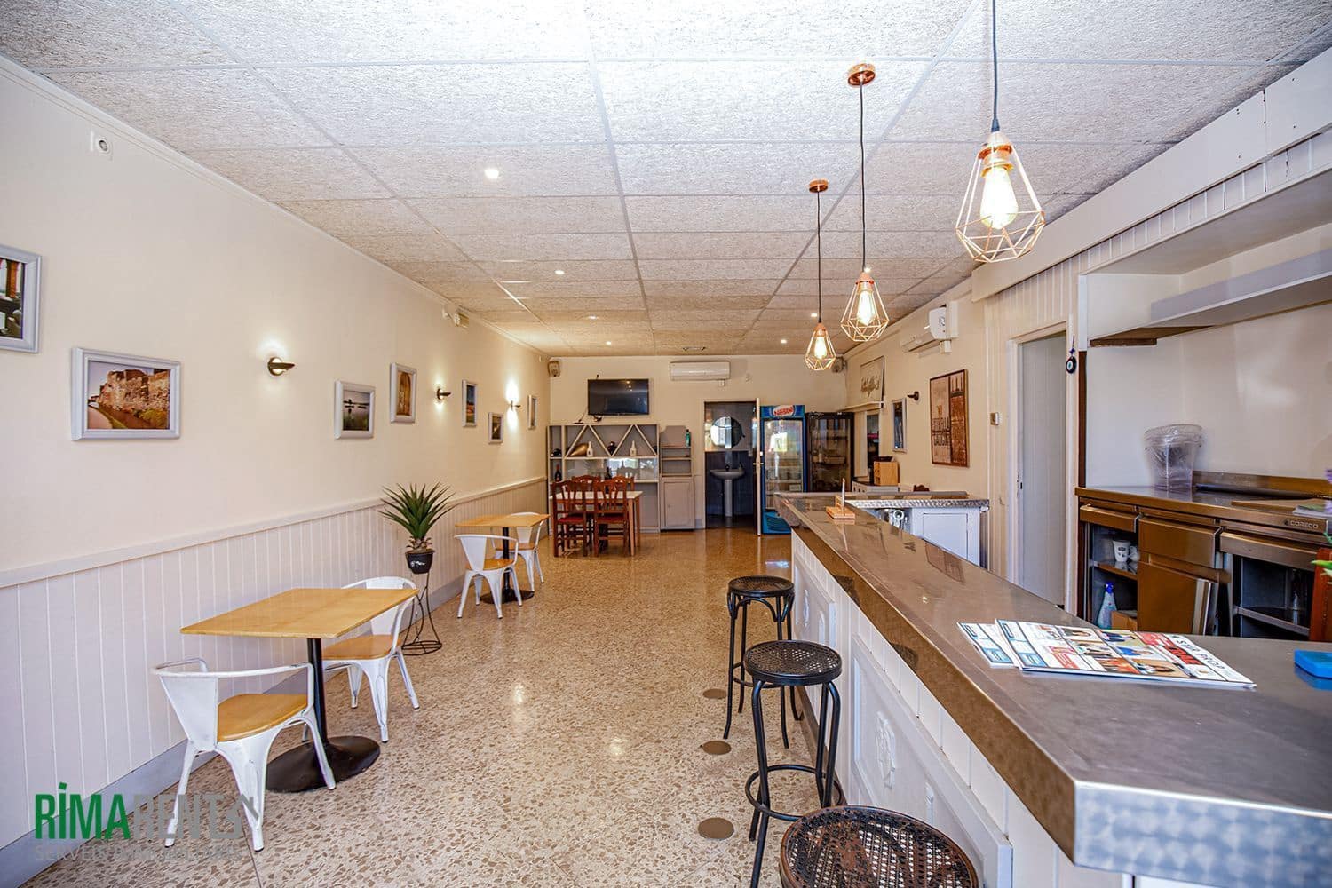 Hotel for sale in Empuriabrava - € 690,000 (Ref: 9483970)