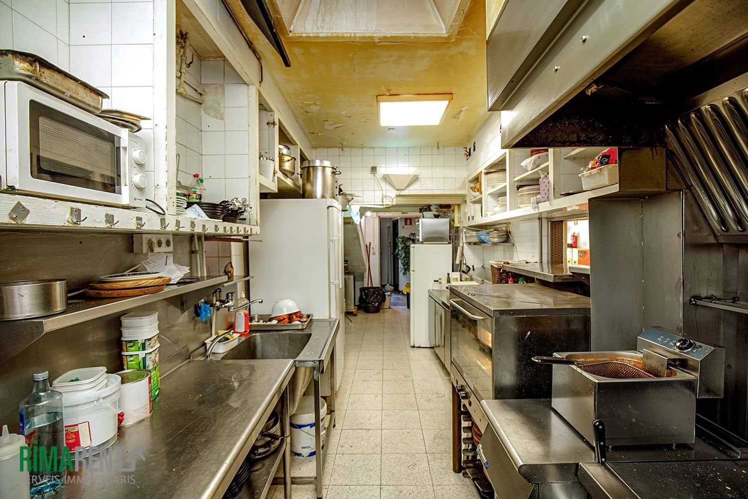 Hotel for sale in Empuriabrava - € 690,000 (Ref: 9483970)