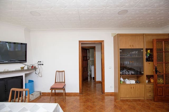 4 chambre Villa/Maison à vendre à Llambilles avec piscine garage - 604 000 € (Ref: 9483971)