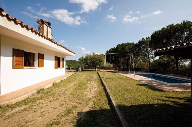 4 chambre Villa/Maison à vendre à Llambilles avec piscine garage - 604 000 € (Ref: 9483971)