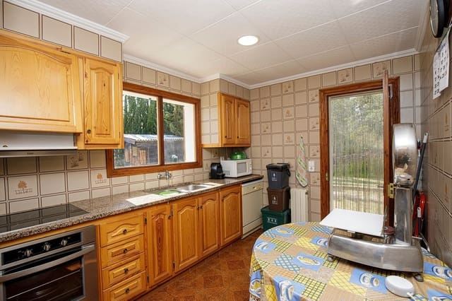 4 chambre Villa/Maison à vendre à Llambilles avec piscine garage - 604 000 € (Ref: 9483971)