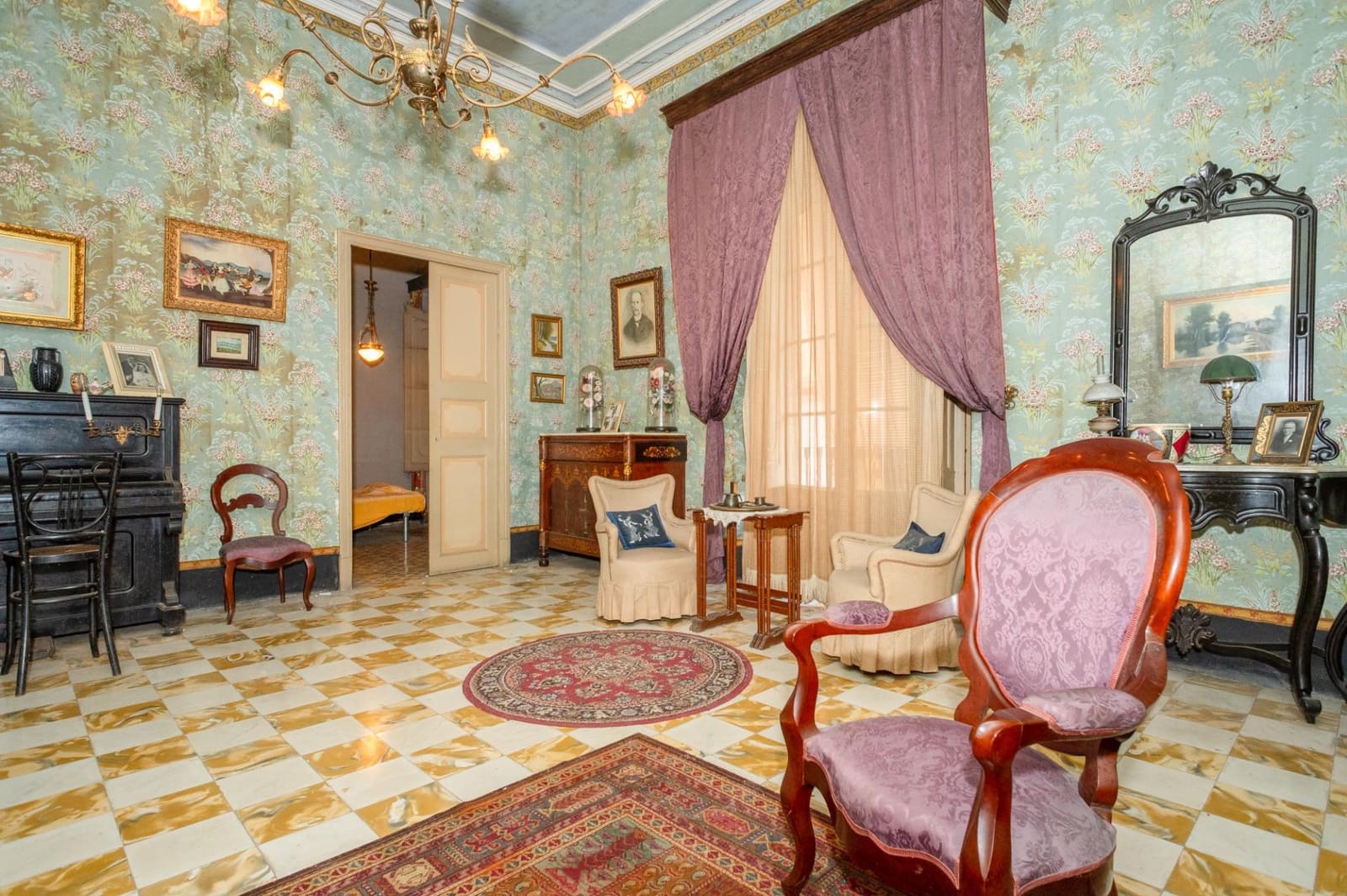 25 soverom Villa til salgs i Besalu med garasje - € 550 000 (Ref: 9483974)