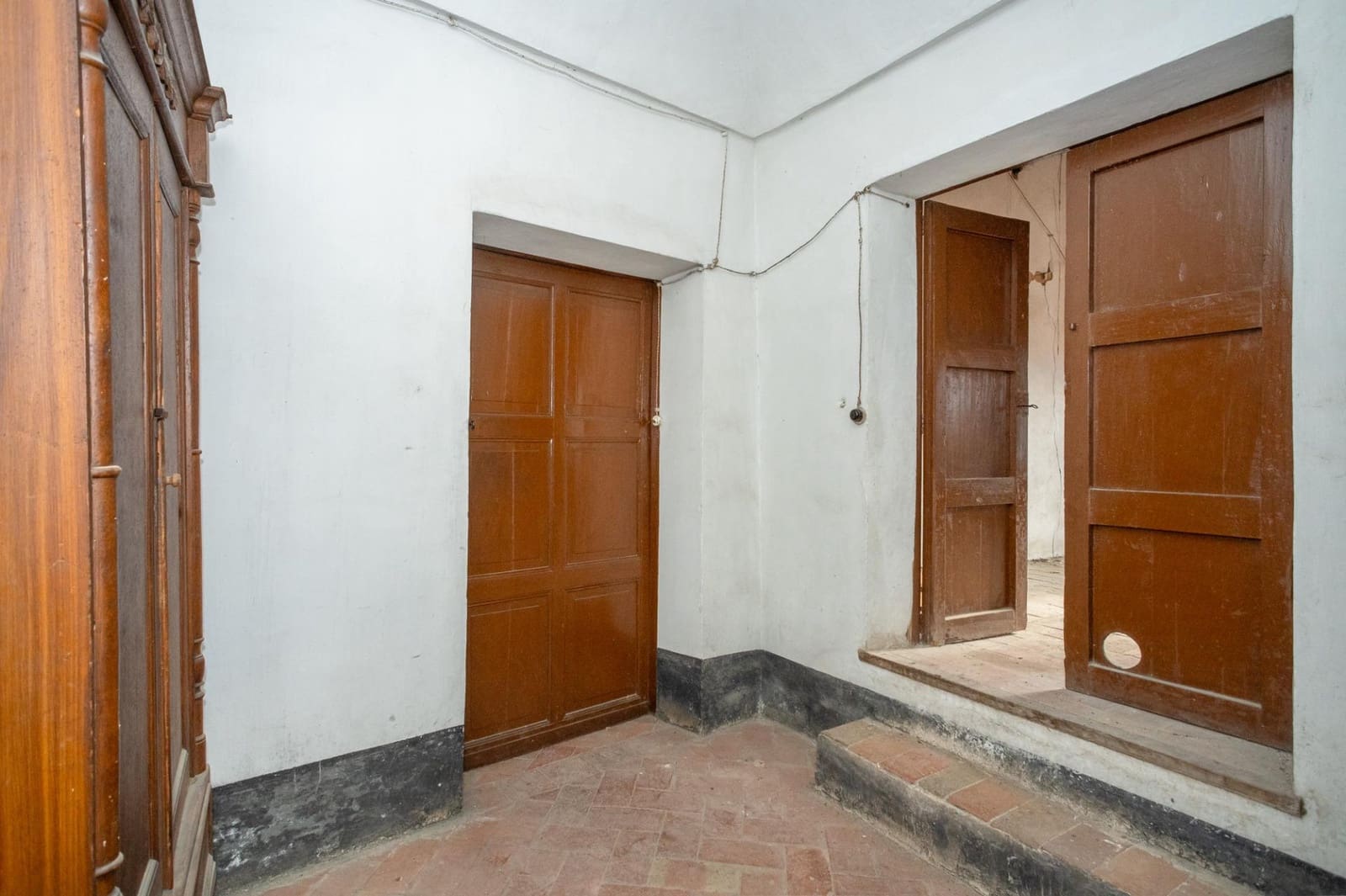 25 soverom Villa til salgs i Besalu med garasje - € 550 000 (Ref: 9483974)