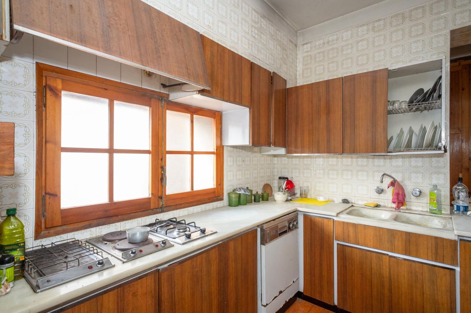 25 soverom Villa til salgs i Besalu med garasje - € 550 000 (Ref: 9483974)