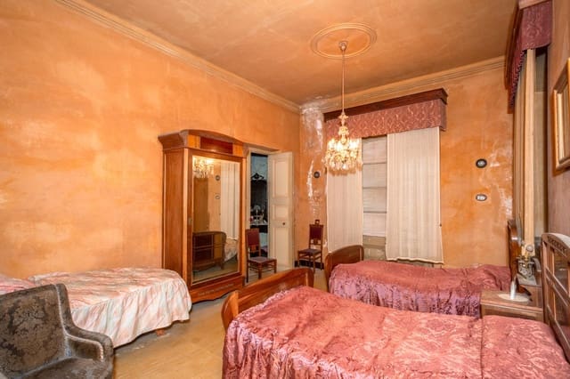 25 soveværelse Villa til salg i Besalú med garage - € 550.000 (Ref: 9483974)