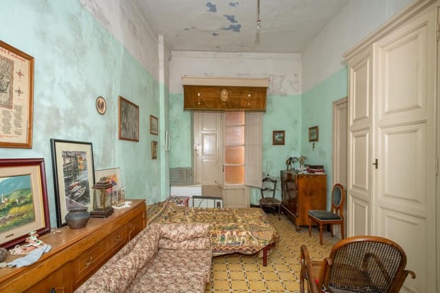 25 soveværelse Villa til salg i Besalú med garage - € 550.000 (Ref: 9483974)