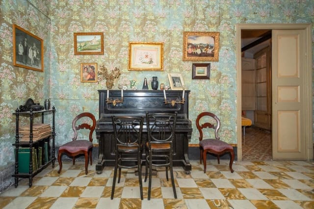 25 soveværelse Villa til salg i Besalú med garage - € 550.000 (Ref: 9483974)