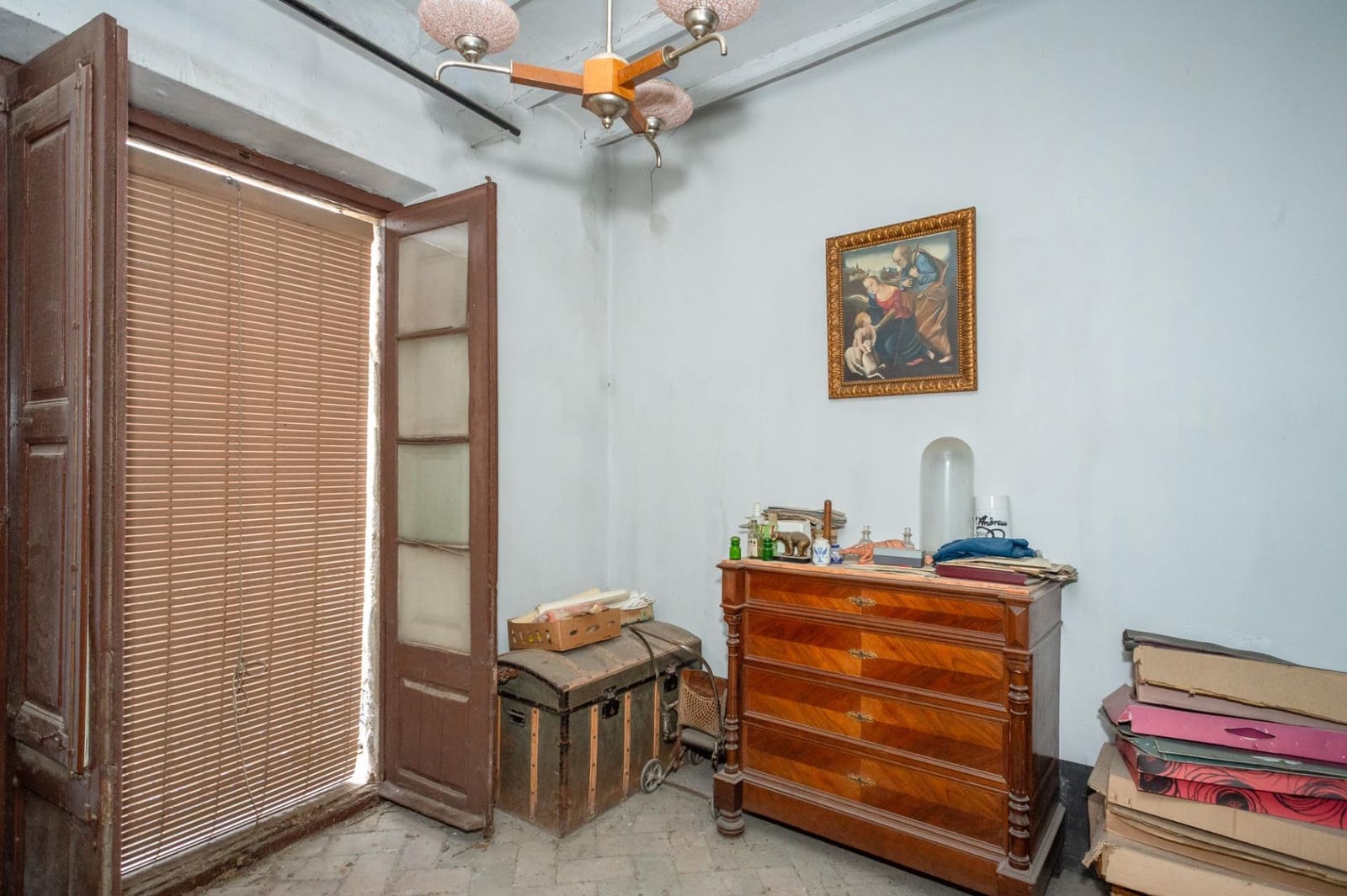 25 soverom Villa til salgs i Besalu med garasje - € 550 000 (Ref: 9483974)