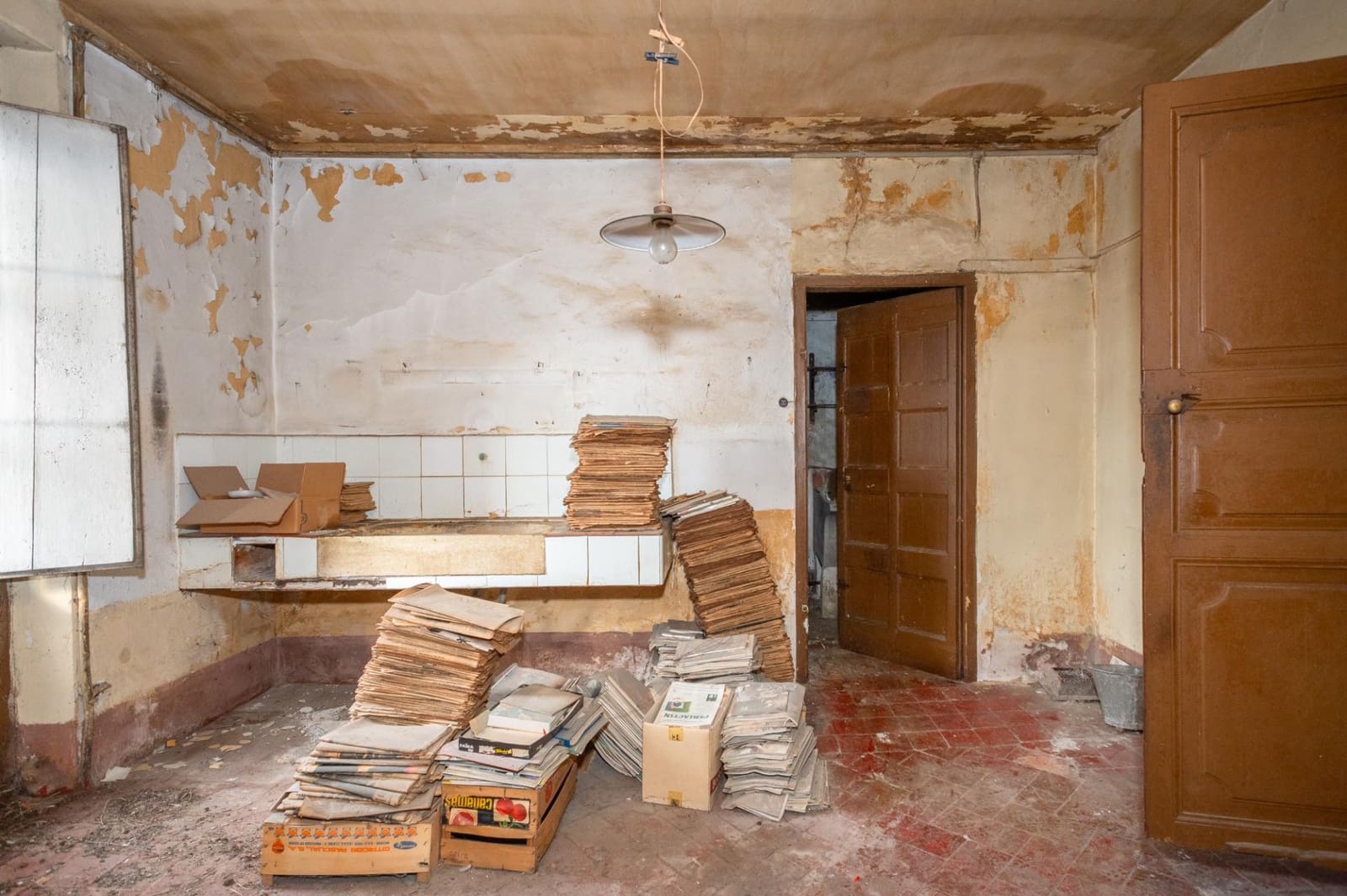 25 soverom Villa til salgs i Besalu med garasje - € 550 000 (Ref: 9483974)