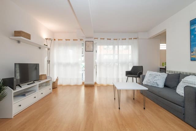 2 slaapkamer Appartement te huur in Gerona stad - € 1.500 (Ref: 9483975)