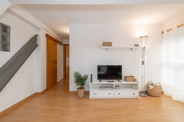 2 slaapkamer Appartement te huur in Gerona stad - € 1.500 (Ref: 9483975)