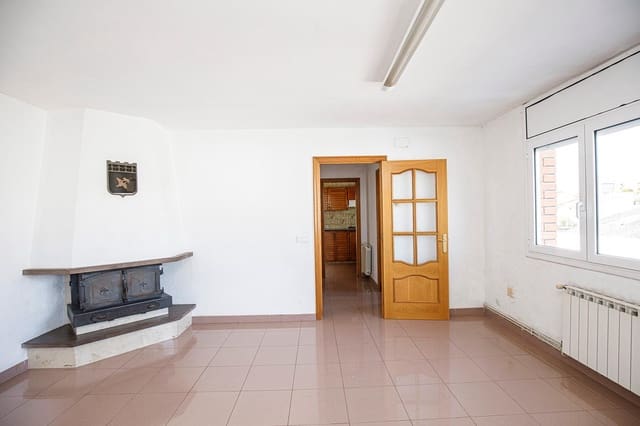 4 soveværelse Byhus til salg i Salt med garage - € 287.200 (Ref: 9483976)