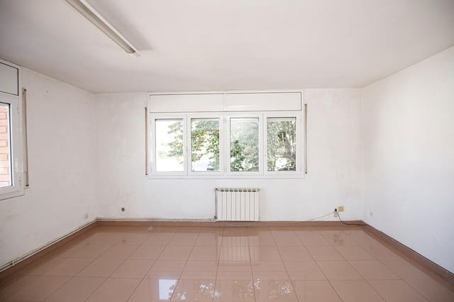 4 soveværelse Byhus til salg i Salt med garage - € 287.200 (Ref: 9483976)