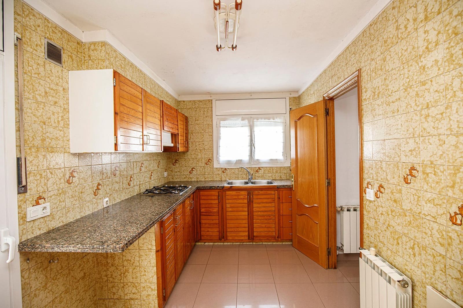 4 soveværelse Byhus til salg i Salt med garage - € 287.200 (Ref: 9483976)