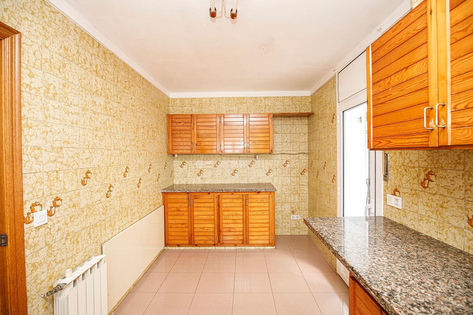 4 soveværelse Byhus til salg i Salt med garage - € 287.200 (Ref: 9483976)