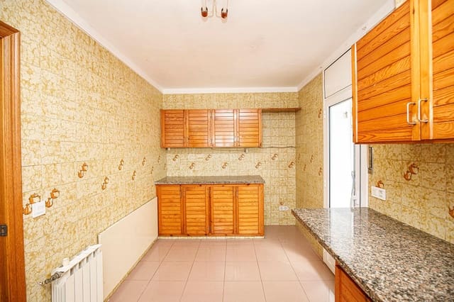 4 soveværelse Byhus til salg i Salt med garage - € 287.200 (Ref: 9483976)