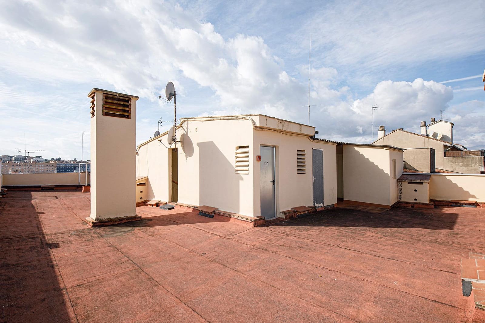 4 makuuhuone Kattohuoneisto myytävänä paikassa Girona kaupunki - 440 000 € (Ref: 9483977)