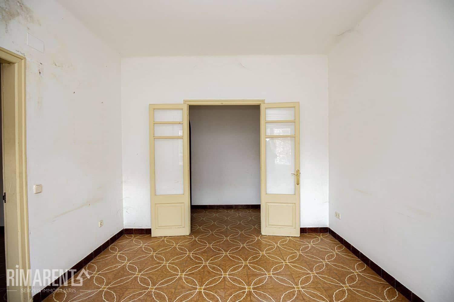 4 soveværelse Villa til salg i Salt med garage - € 620.000 (Ref: 9483979)