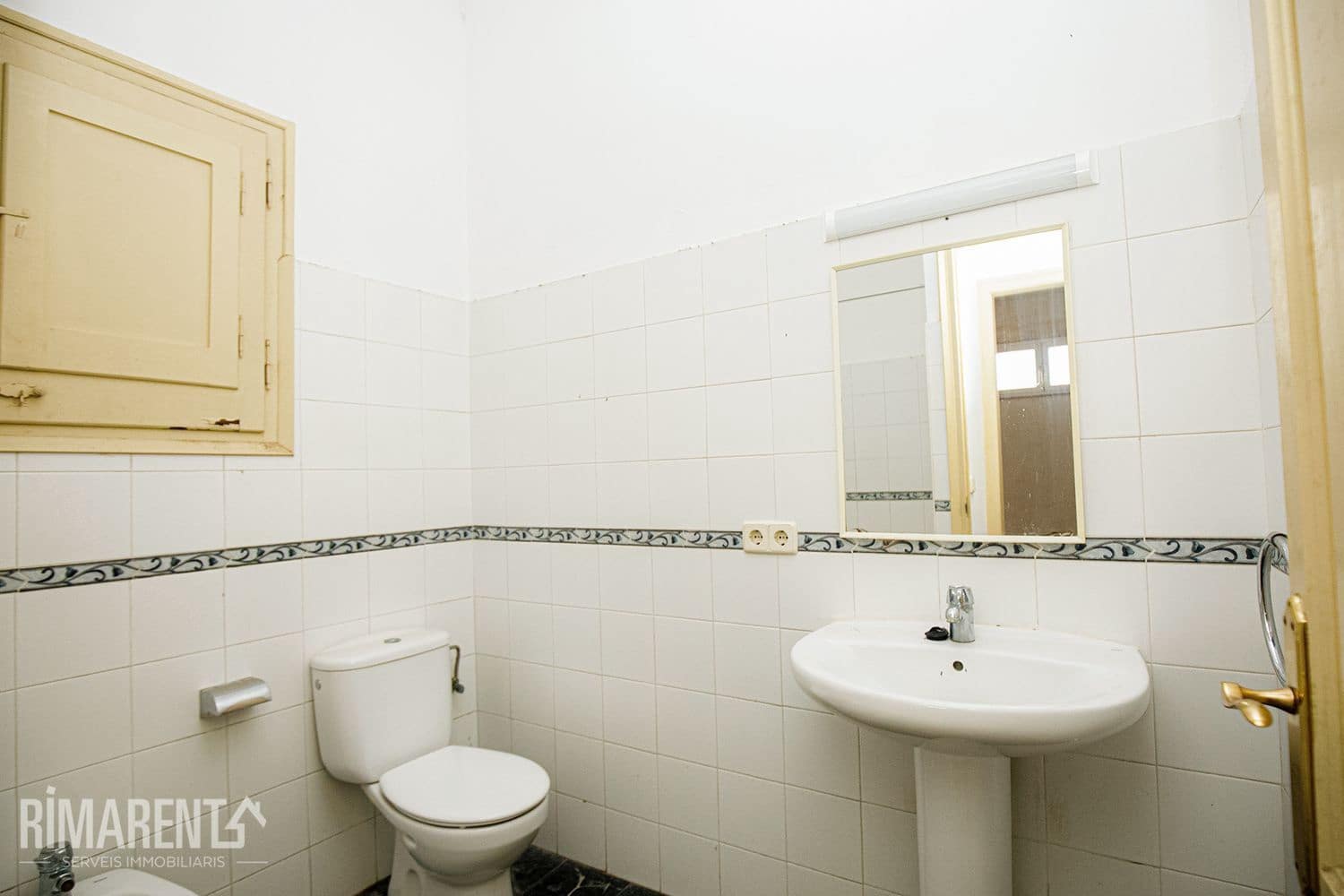 4 soveværelse Villa til salg i Salt med garage - € 620.000 (Ref: 9483979)