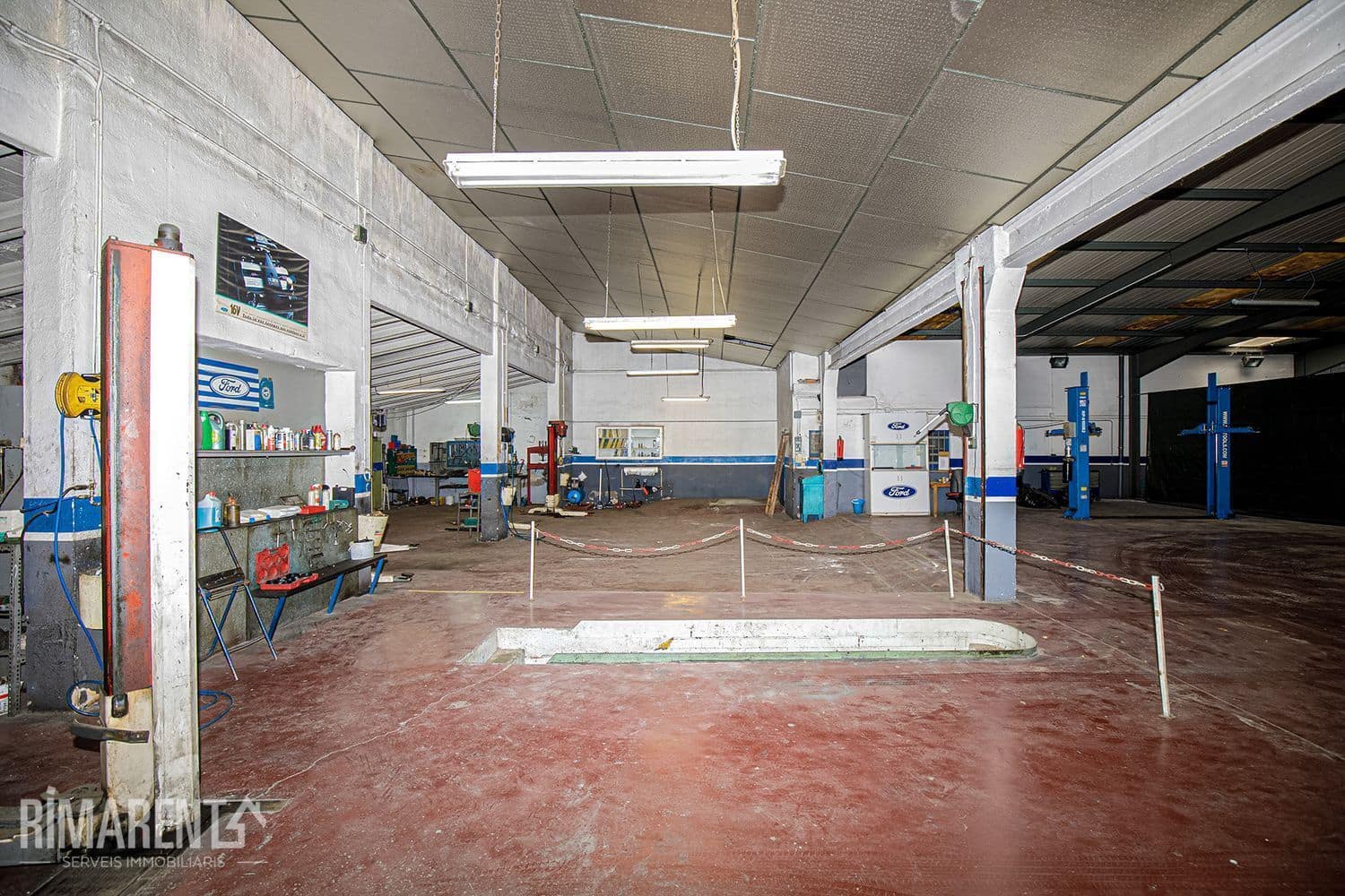 4 soveværelse Villa til salg i Salt med garage - € 620.000 (Ref: 9483979)