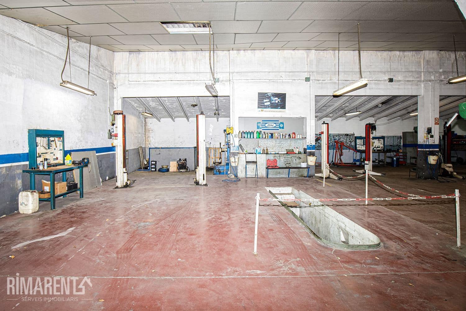 4 soveværelse Villa til salg i Salt med garage - € 620.000 (Ref: 9483979)