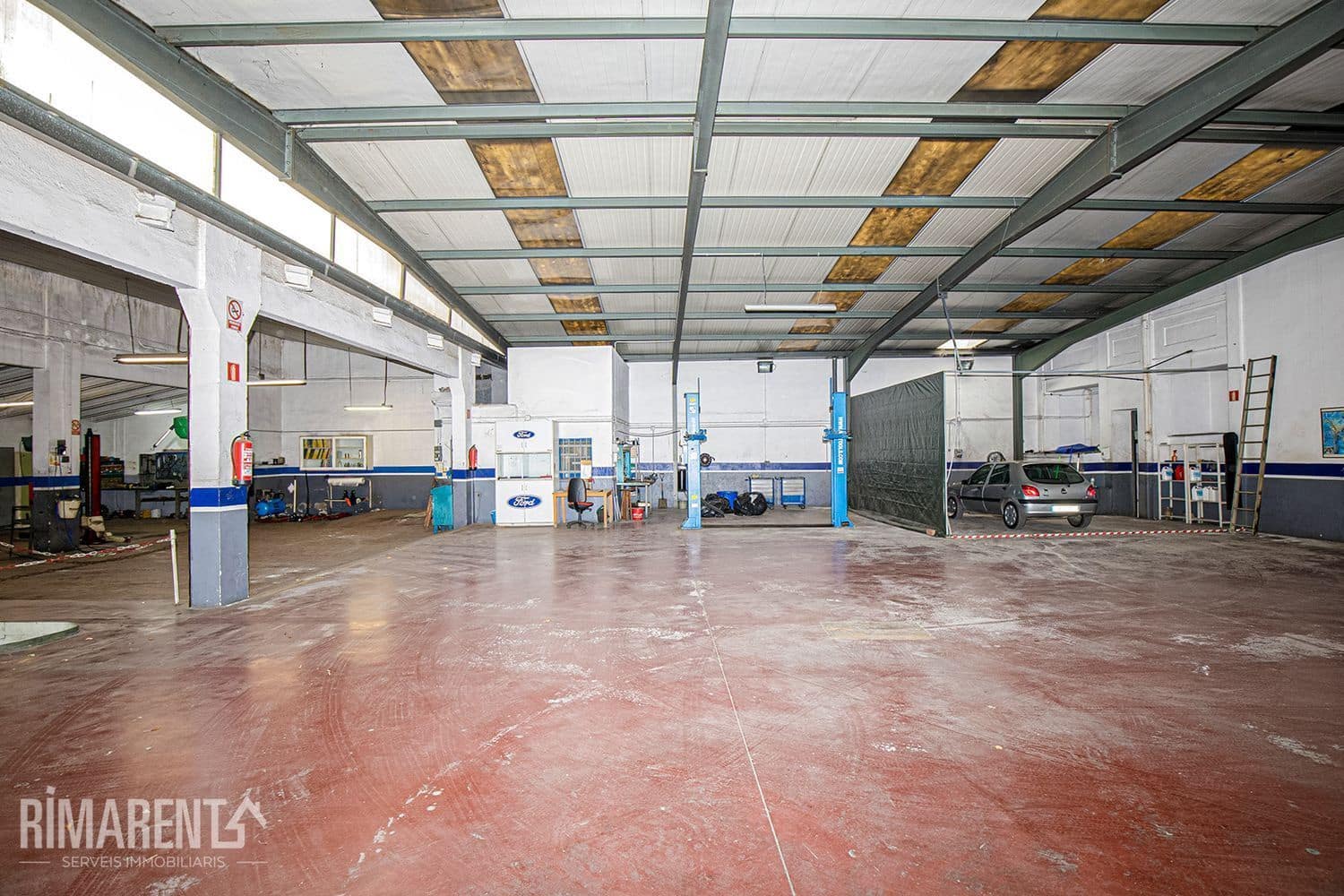 4 soveværelse Villa til salg i Salt med garage - € 620.000 (Ref: 9483979)