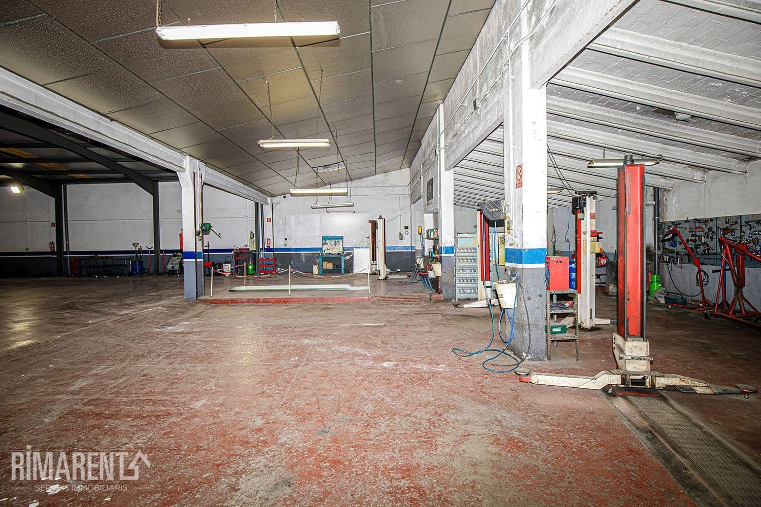 4 soveværelse Villa til salg i Salt med garage - € 620.000 (Ref: 9483979)