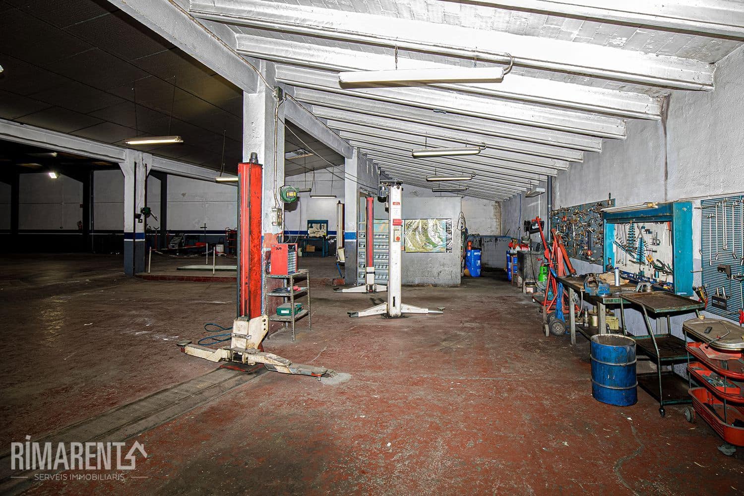 4 soveværelse Villa til salg i Salt med garage - € 620.000 (Ref: 9483979)