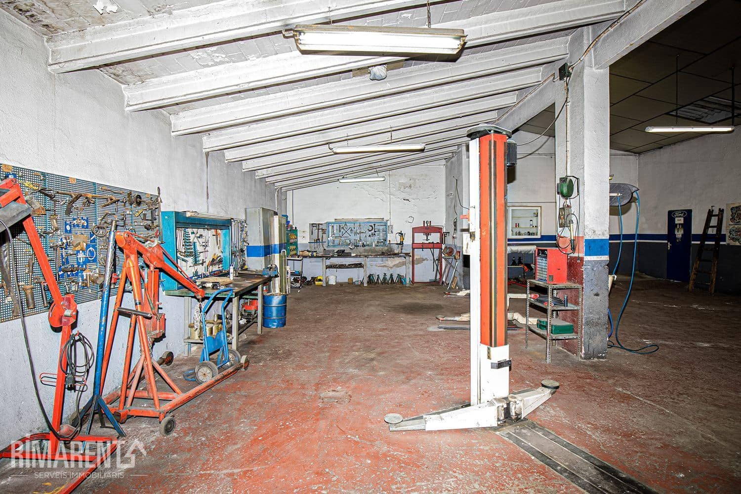 4 soveværelse Villa til salg i Salt med garage - € 620.000 (Ref: 9483979)