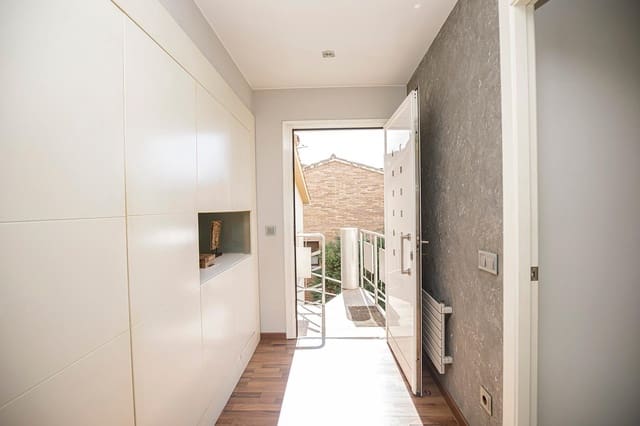 6 chambre Villa/Maison à vendre à Quart avec piscine garage - 675 000 € (Ref: 9483980)