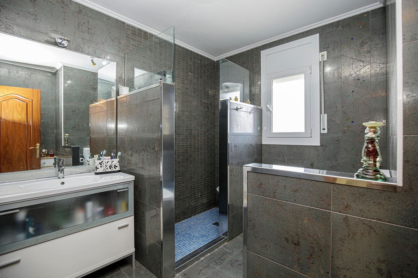 6 chambre Villa/Maison à vendre à Quart avec piscine garage - 675 000 € (Ref: 9483980)