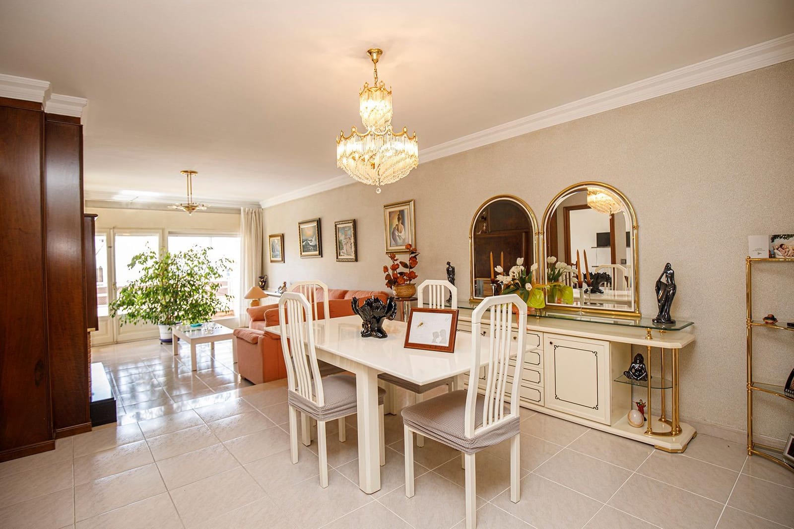 6 chambre Villa/Maison à vendre à Quart avec piscine garage - 675 000 € (Ref: 9483980)