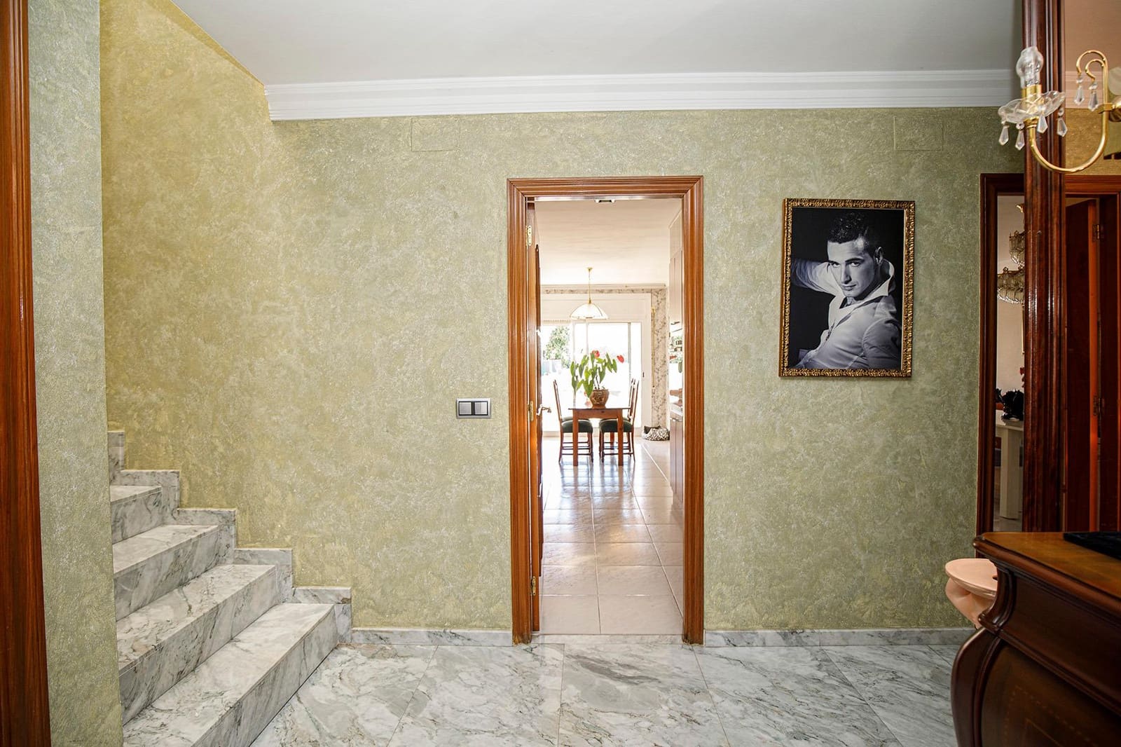 6 chambre Villa/Maison à vendre à Quart avec piscine garage - 675 000 € (Ref: 9483980)