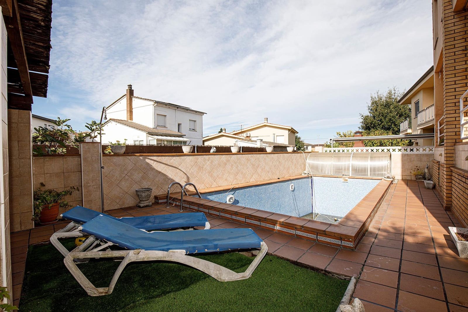 6 chambre Villa/Maison à vendre à Quart avec piscine garage - 675 000 € (Ref: 9483980)