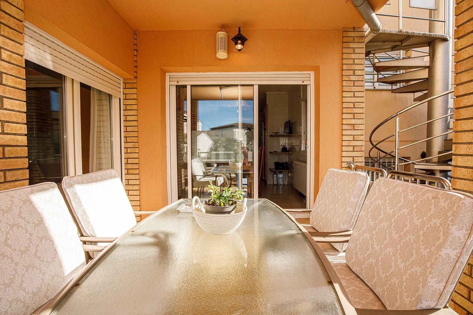 6 chambre Villa/Maison à vendre à Quart avec piscine garage - 675 000 € (Ref: 9483980)